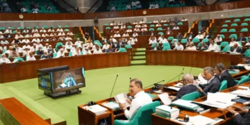 সরকারি চাকরীর বয়সসীমা ৩২ বছর করে বিল পাস