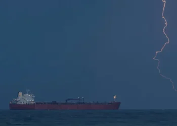 এক লাখ টন ক্রুড অয়েল নিয়ে চট্টগ্রামের পথে ‘এমটি নিনেমিয়া’