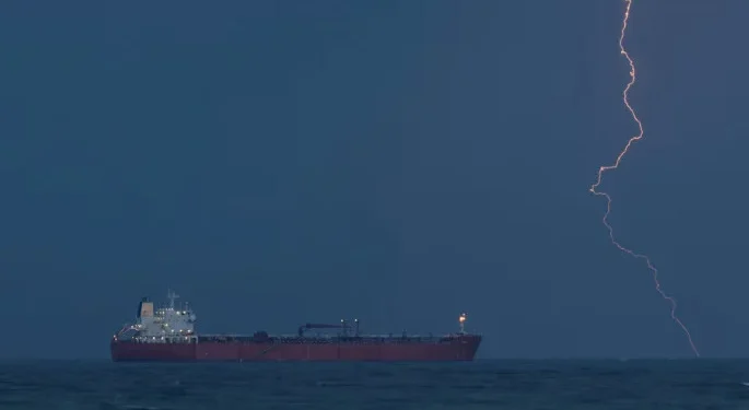 এক লাখ টন ক্রুড অয়েল নিয়ে চট্টগ্রামের পথে ‘এমটি নিনেমিয়া’