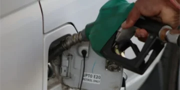 সারাদেশে অবৈধ মজুতকৃত ৪,৬৯,০৪২ লিটার জ্বালানি তেল উদ্ধার