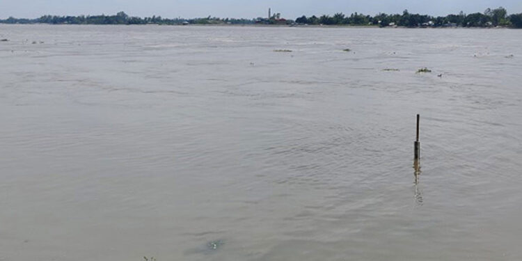 সাত নদীর পানি এখনও বিপৎসীমার ওপরে