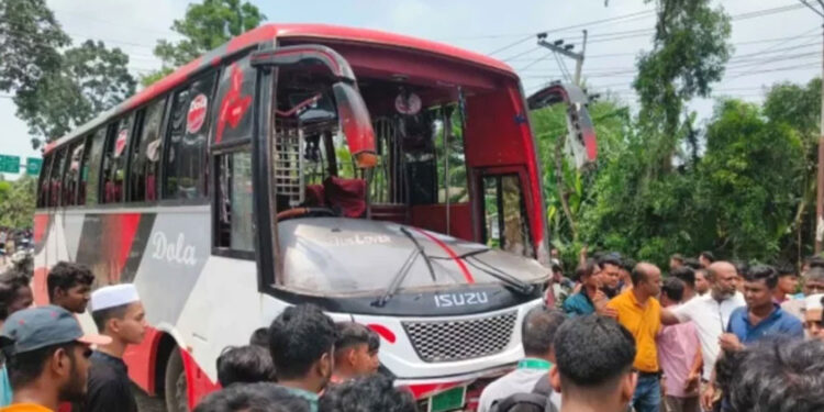 ঈদের দিন গোপালগঞ্জের সড়কে ঝরল ৫ প্রাণ