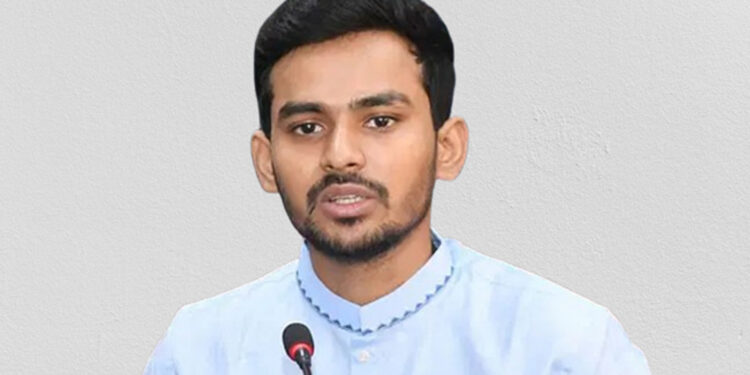 রাজস্ব তহবিল থেকে টাকা নেওয়ার বিষয়ে যে ব্যাখ্যা দিলেন আসিফ মাহমুদ