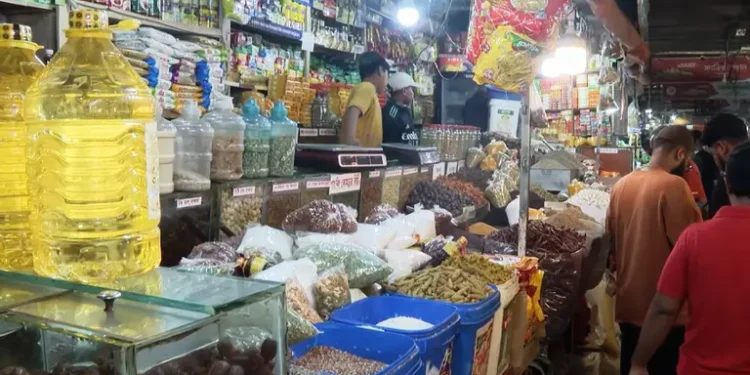 ঈদের আগে বাড়তে শুরু করেছে নিত্যপণ্যের দাম