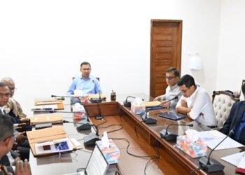 বিনিয়োগকারীদের টানতে প্রকল্প অনুমোদন সহজ করার নির্দেশ প্রধানমন্ত্রীর