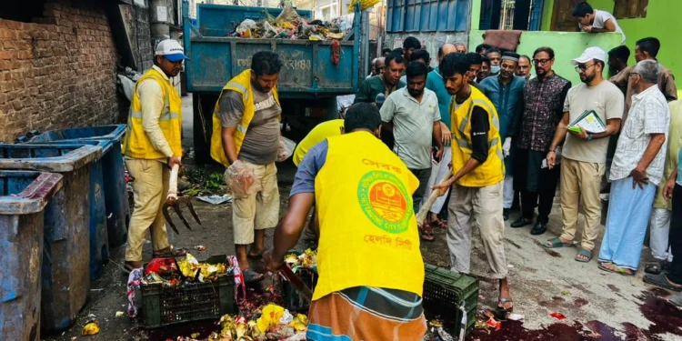 চট্টগ্রামে কোরবানির বর্জ্য অপসারণ শুরু