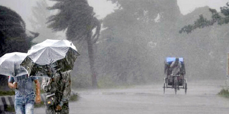 বঙ্গোপসাগরে লঘুচাপ, টানা ‘অতি ভারি’ বৃষ্টির আভাস