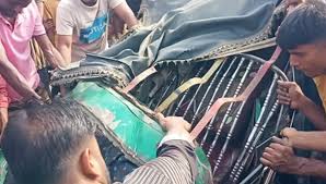 পিকআপের সঙ্গে অটোরিকশার সংঘর্ষে প্রাণ গেল বাবা-ছেলের