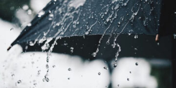 দেশের বিভিন্ন স্থানে ভারী বৃষ্টির আভাস, ভূমিধসের শঙ্কা