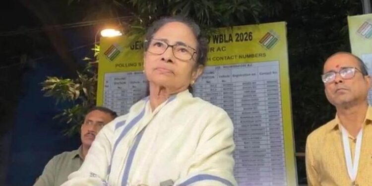পরাজয়ের পর বিকেলে সংবাদ সম্মেলন করবেন মমতা