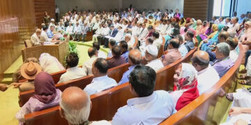 প্রধানমন্ত্রীর সভাপতিত্বে সরকারদলীয় এমপিদের সভা চলছে