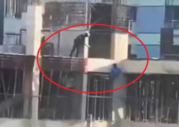 কার্নিশে ঝোলা তরুণকে গুলি: সাবেক ডিএমপি কমিশনার সহ ৩ জনের প্রাণদণ্ড