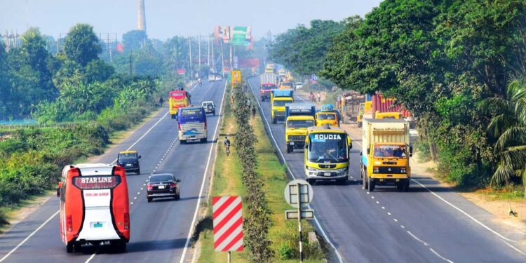 ঢাকা-চট্টগ্রাম মহাসড়ক উন্নয়নে দ্বন্দ্ব, পৃথক সমীক্ষায় দুই সরকারি সংস্থা