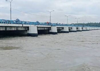 আবারও ফুঁসে উঠছে তিস্তা, লালমনিরহাটে বন্যার শঙ্কা