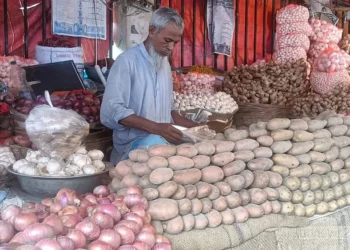 কর কমলেও নিত্যপণ্যের দাম কমেনি: ক্যাব