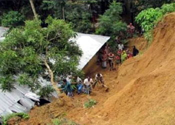 এবার চকরিয়ায় পাহাড়ধস, প্রাণ গেল দুইজনের
