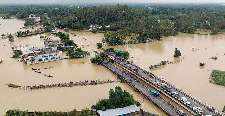 বন্যায় ৭ জেলায় ক্ষতিগ্রস্ত ১০ লাখ মানুষ, নিহত ৫১