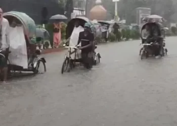 ২৪৯ মিমি বৃষ্টিতে চট্টগ্রামের নিম্নাঞ্চলে হাঁটুপানি