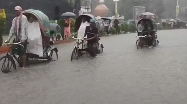 ২৪৯ মিমি বৃষ্টিতে চট্টগ্রামের নিম্নাঞ্চলে হাঁটুপানি