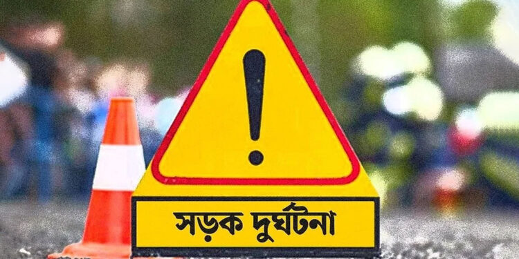 পটিয়ায় নিয়ন্ত্রণ হারিয়ে বাস উল্টে আহত ১৪