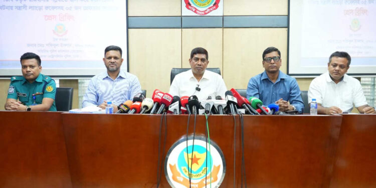 আয় বৈষম্যের চাপে অর্থনীতিতে বাড়ছে অস্থিরতা
