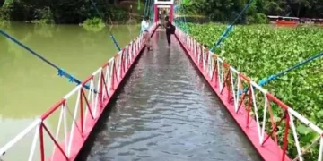 পানিতে ডুবল রাঙামাটির ঝুলন্ত সেতু, অনির্দিষ্টকালের জন্য বন্ধ চলাচল