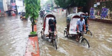 টানা বৃষ্টিতে ফের জলাবদ্ধতা চট্টগ্রামে