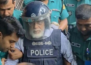 জামিন পেলেন সাবেক প্রধান বিচারপতি এ বি এম খায়রুল হক