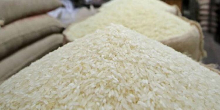 ১৫ টাকা কেজি দরে চাল পাচ্ছে ৫৫ লাখ পরিবার