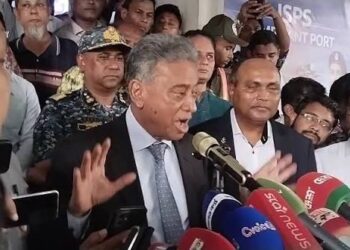 চট্টগ্রাম বন্দর দেশি-বিদেশি যার হাতেই যাক জনগণের স্বার্থ নিশ্চিত হবে: অর্থমন্ত্রী