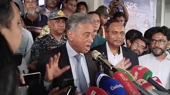 চট্টগ্রাম বন্দর দেশি-বিদেশি যার হাতেই যাক জনগণের স্বার্থ নিশ্চিত হবে: অর্থমন্ত্রী