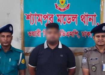৯ হাজার মুখোশসহ ককটেল তৈরির সরঞ্জাম উদ্ধার, গ্রেপ্তার ১