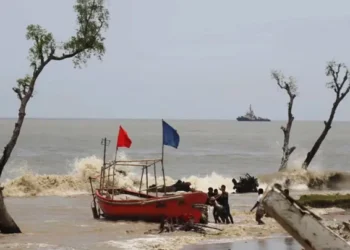 দেশের সব সমুদ্রবন্দরে ৩ নম্বর সতর্কতা