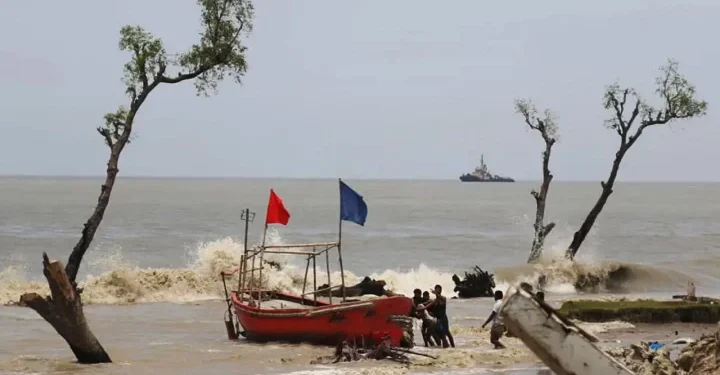 দেশের সব সমুদ্রবন্দরে ৩ নম্বর সতর্কতা