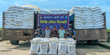 চট্টগ্রাম থেকে মায়ানমারে চার ট্রাক ইউরিয়া সার পাচারের সময় আটক ৩