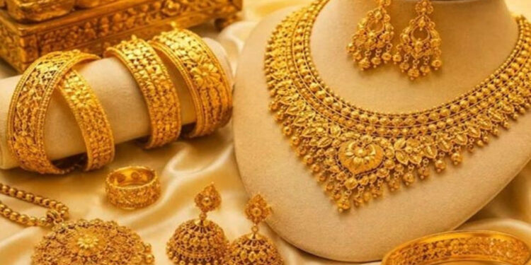 দেশের বাজারে আরও কমলো সোনার দাম
