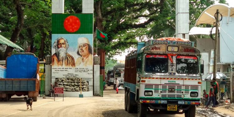 দূর্গাপূজায় ৮ দিন বন্ধ বেনাপোল বন্দর