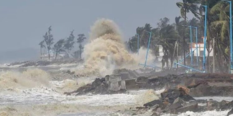 বঙ্গোপসাগরে লঘুচাপের শঙ্কা, যে তিন জেলায় বৃষ্টির আভাস